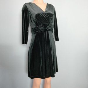 Tahari Arthur S Levine Black Velvet 3/4 sleeves Dress size 4P